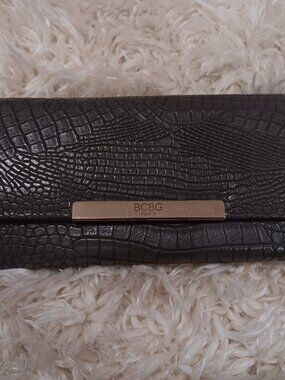 BCBG Paris wallet
